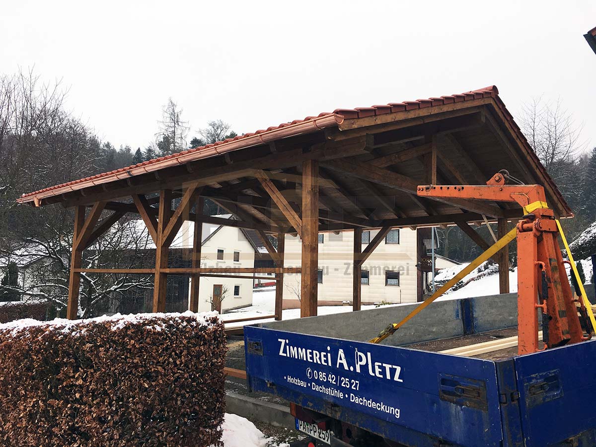 Dacharbeiten und Carport-Bau